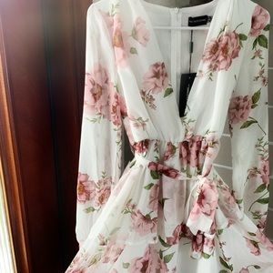 PrettyLittleThing Floral skater dress